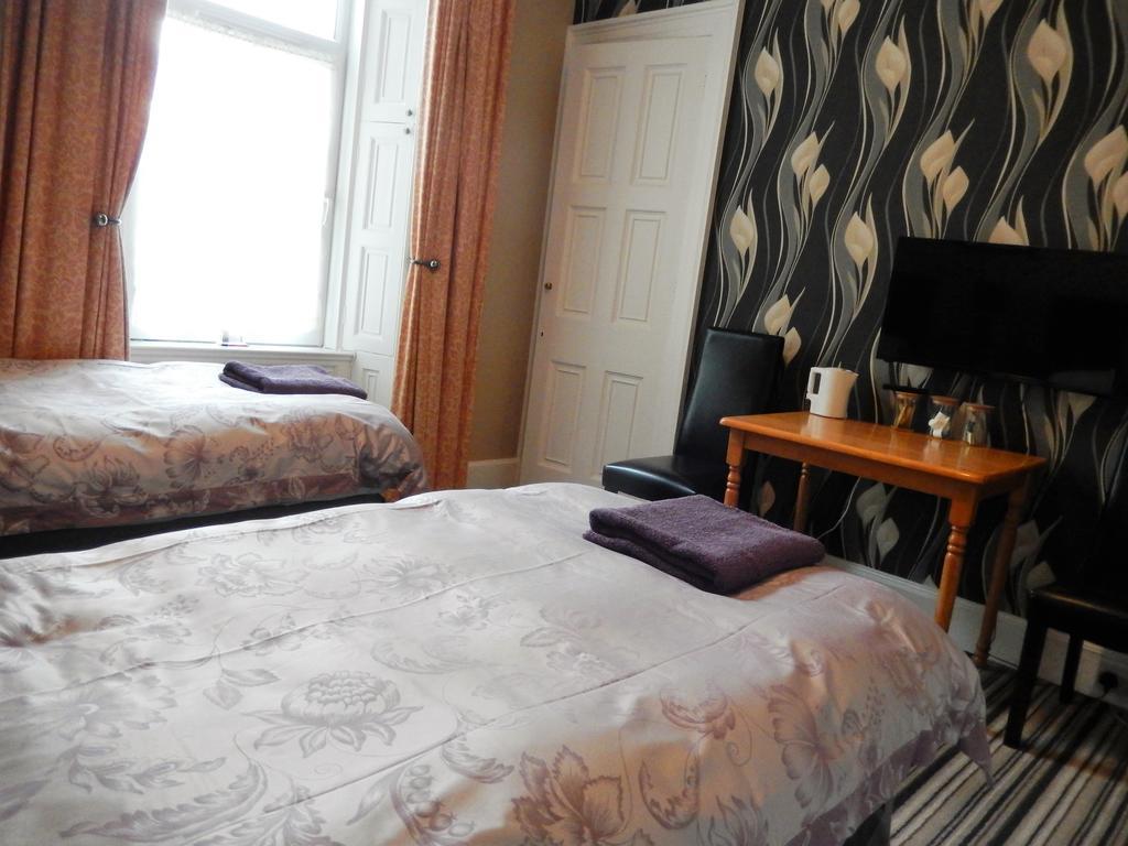 Gales Guesthouse แอเบอร์ดีน ภายนอก รูปภาพ