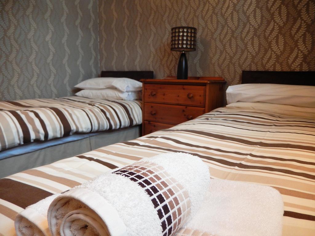 Gales Guesthouse แอเบอร์ดีน ภายนอก รูปภาพ