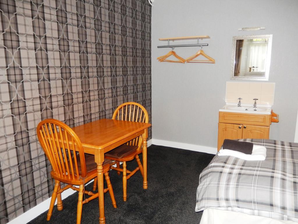 Gales Guesthouse แอเบอร์ดีน ภายนอก รูปภาพ