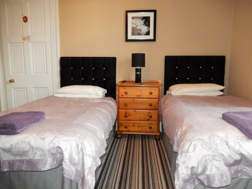Gales Guesthouse แอเบอร์ดีน ภายนอก รูปภาพ
